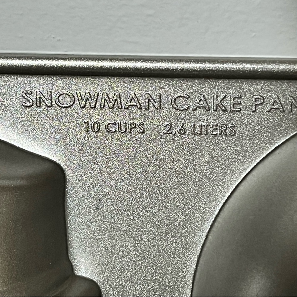 NWOT Nordic Ware Metallic Snowman Baking Mold - Picture 4 of 8